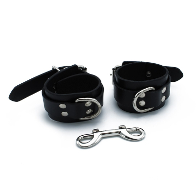 Kiotos Leather Black Leather Chain-Linked Cuffs
