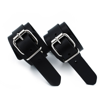 Kiotos Leather Black Leather Chain-Linked Cuffs