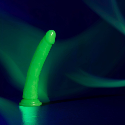 Slim Realistic Dildo with Suction Cup - Glow in the Dark - 9\'\' / 22,5 cm
